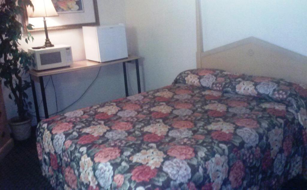 Stockton Travelers Motel 객실 사진